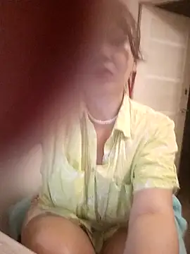 Snapshot of ROXOLANAA_SEXY chatting on October 22, 2025, 5:24 pm ROXOLANAA SEXY online show from October 22, 2025, 5:24 pm