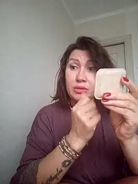 Snapshot of ROXOLANAA_SEXY chatting on November 10, 2025, 12:59 pm ROXOLANAA SEXY online show from November 10, 2025, 12:59 pm