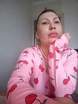 Snapshot of ROXOLANAA_SEXY chatting on November 18, 2025, 12:31 pm ROXOLANAA SEXY online show from November 18, 2025, 12:31 pm