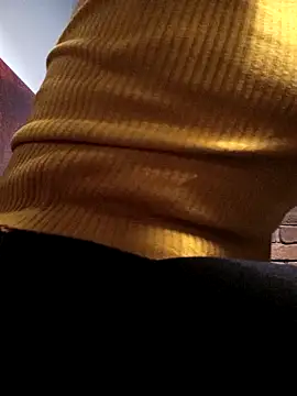 Snapshot of ROXOLANAA_SEXY chatting on December 1, 2025, 5:51 pm ROXOLANAA SEXY online show from December 1, 2025, 5:51 pm