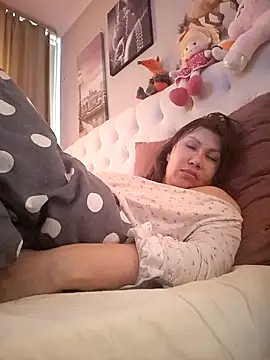 Snapshot of ROXOLANAA_SEXY chatting on December 3, 2025, 8:23 am ROXOLANAA SEXY online show from December 3, 2025, 8:23 am