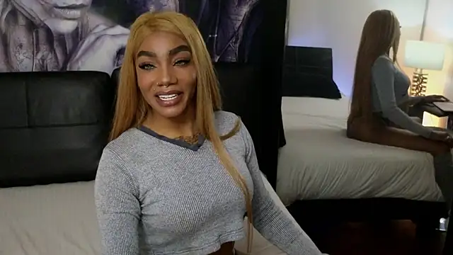 emely brandon online show from November 17, 2025, 3:01 am