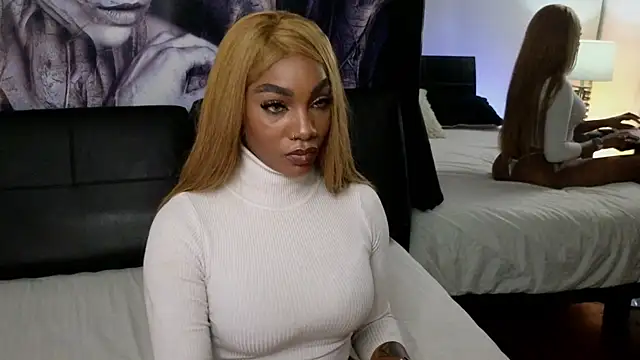 emely brandon online show from November 18, 2025, 3:23 am