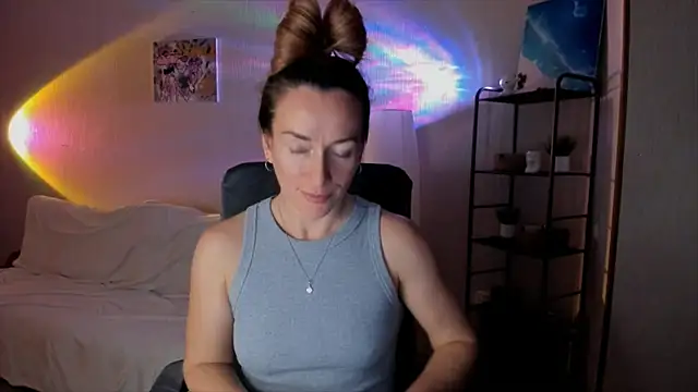 Snapshot of RebeccaMartinez chatting on November 4, 2025, 12:48 pm RebeccaMartinez online show from November 4, 2025, 12:48 pm