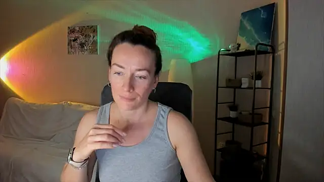 Snapshot of RebeccaMartinez chatting on November 9, 2025, 7:28 am RebeccaMartinez online show from November 9, 2025, 7:28 am