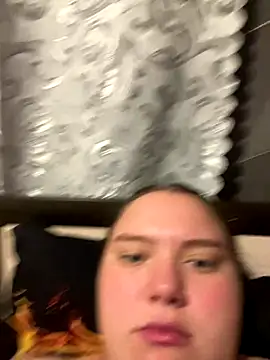 Snapshot of Comprom1se chatting on September 17, 2025, 7:48 pm Comprom1se online show from September 17, 2025, 7:48 pm