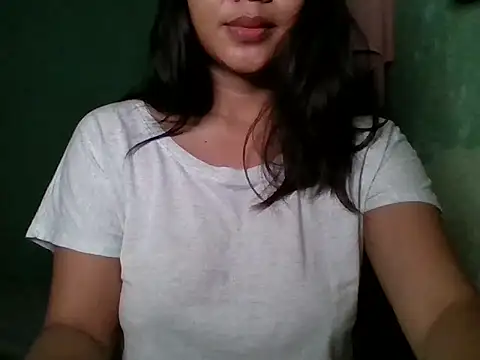 Snapshot of _smiling4u_ chatting on November 13, 2025, 3:55 pm smiling4u online show from November 13, 2025, 3:55 pm