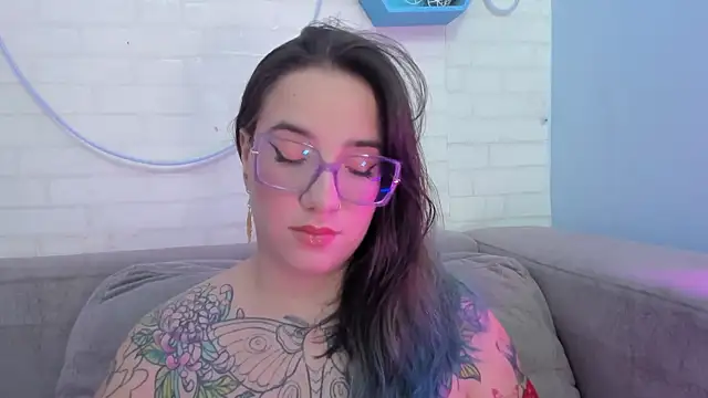 Snapshot of DEVA_BLUE_ chatting on February 10, 2025, 12:41 am DEVA BLUE online show from February 10, 2025, 12:41 am