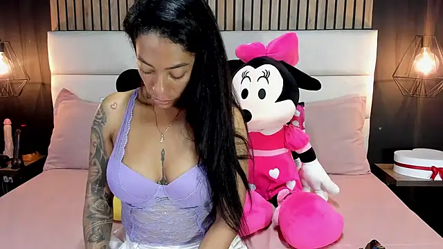 NiicolleMiller online show from February 23, 2025, 2:46 pm