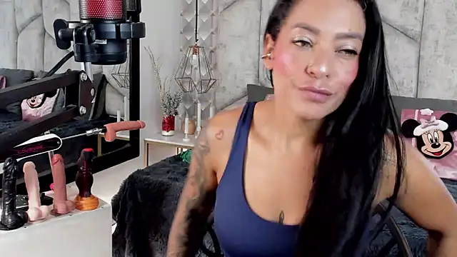 NiicolleMiller online show from November 13, 2025, 12:15 pm