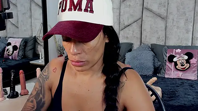 NiicolleMiller online show from November 18, 2025, 11:14 am