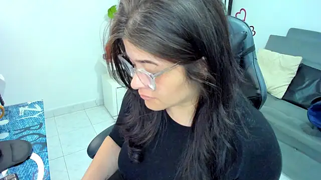 Snapshot of BellaFlaming chatting on February 28, 2025, 9:58 am BellaFlaming online show from February 28, 2025, 9:58 am