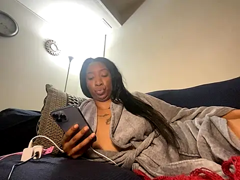 Iceblanca online show from December 1, 2025, 7:35 am