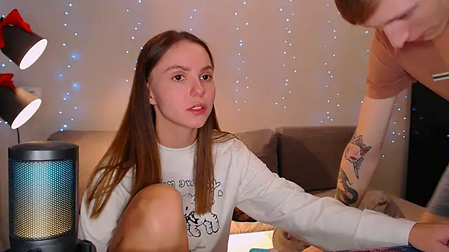 juliaanddima online show from December 29, 2024, 11:50 pm