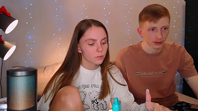 juliaanddima online show from January 5, 2025, 9:03 pm