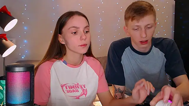 juliaanddima online show from January 7, 2025, 9:46 pm