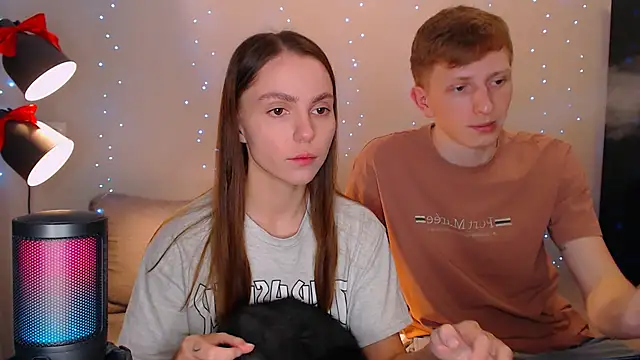 juliaanddima online show from January 23, 2025, 8:45 pm