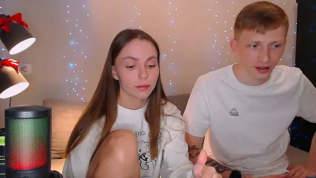 juliaanddima online show from February 10, 2025, 9:04 pm