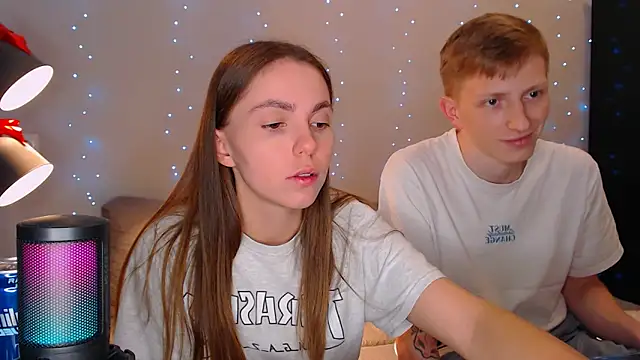 juliaanddima online show from February 18, 2025, 12:37 am