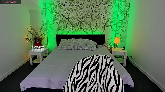 Linda EX online show from October 2, 2025, 5:58 am