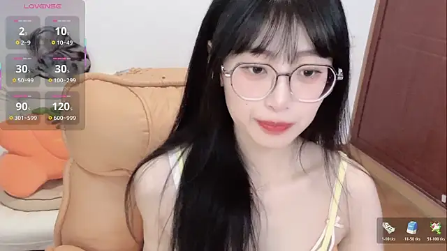 Snapshot of 4uoki chatting on November 27, 2025, 5:37 pm 4uoki online show from November 27, 2025, 5:37 pm