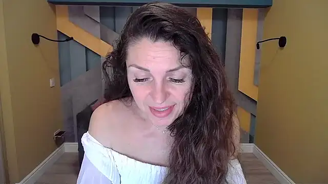 EllaLong online show from December 15, 2024, 12:28 pm