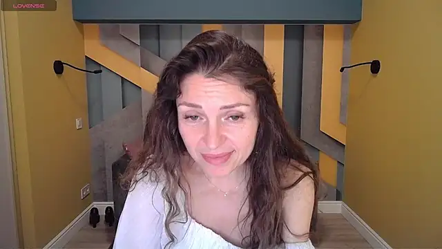 EllaLong online show from January 18, 2025, 3:27 pm