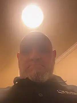 Snapshot of mrscum4u chatting on October 24, 2025, 4:09 am mrscum4u online show from October 24, 2025, 4:09 am
