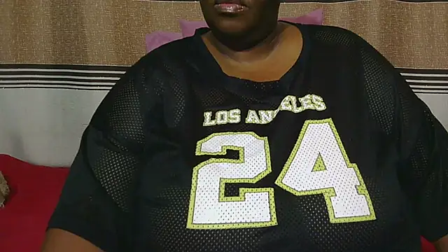 Snapshot of BustyyGoddess chatting on November 27, 2025, 8:33 pm BustyyGoddess online show from November 27, 2025, 8:33 pm