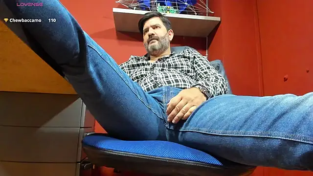 Snapshot of Maxi_TheBigDaddy chatting on March 11, 2025, 4:51 pm Maxi TheBigDaddy online show from March 11, 2025, 4:51 pm