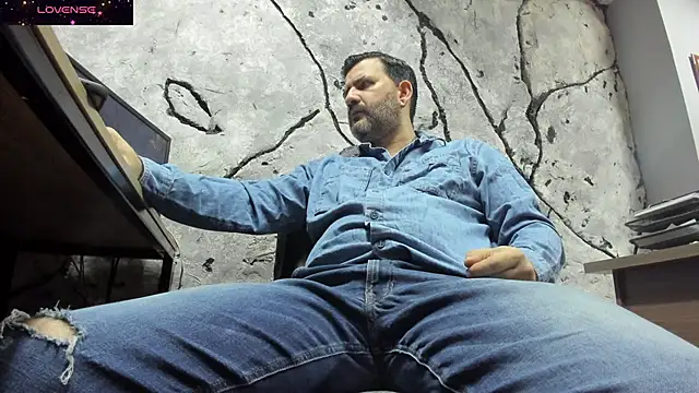 Snapshot of Maxi_TheBigDaddy chatting on September 16, 2025, 1:23 pm Maxi TheBigDaddy online show from September 16, 2025, 1:23 pm