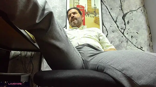 Snapshot of Maxi_TheBigDaddy chatting on December 5, 2025, 11:19 am Maxi TheBigDaddy online show from December 5, 2025, 11:19 am