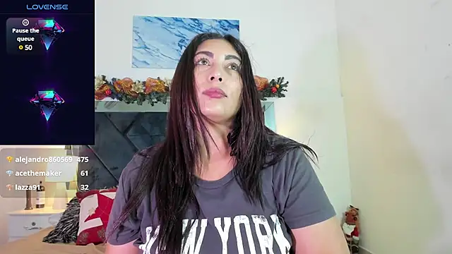 Lauralove 69 online show from December 12, 2024, 1:53 am