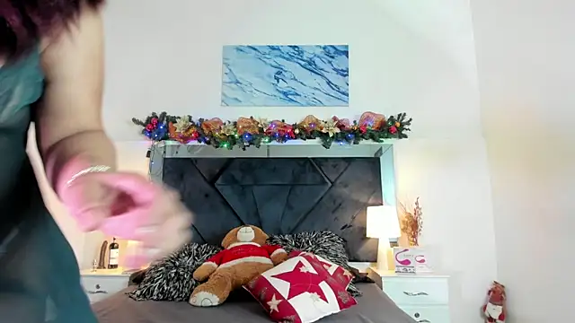 Lauralove 69 online show from December 30, 2024, 7:11 pm