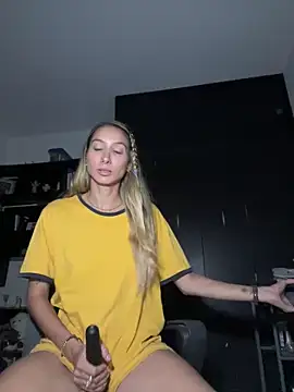 Snapshot of DanikRosse chatting on December 31, 2024, 7:10 am DanikRosse online show from December 31, 2024, 7:10 am