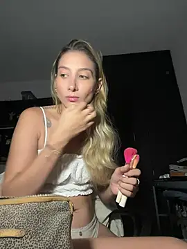 Snapshot of DanikRosse chatting on January 24, 2025, 4:05 am DanikRosse online show from January 24, 2025, 4:05 am