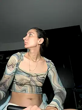 Snapshot of DanikRosse chatting on September 27, 2025, 4:06 am DanikRosse online show from September 27, 2025, 4:06 am
