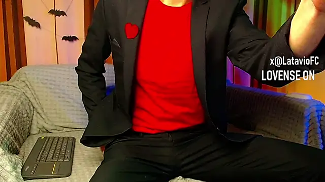 Midnighter  online show from October 31, 2025, 11:06 pm