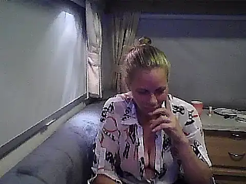 Snapshot of WildScorpio86 chatting on November 26, 2025, 4:19 pm WildScorpio86 online show from November 26, 2025, 4:19 pm