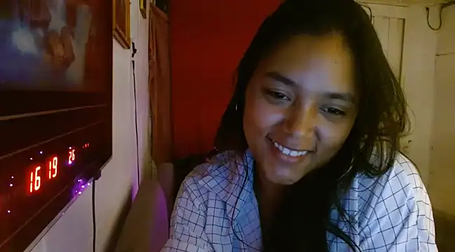 Chiara petterson online show from December 5, 2024, 7:05 am