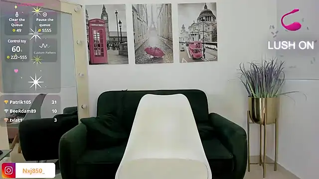 HOTBLACKANDWHITE2 online show from December 11, 2024, 10:06 pm