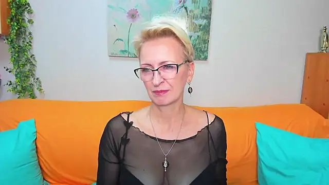 Snapshot of iamyourdream89 chatting on October 26, 2025, 10:21 am iamyourdream89 online show from October 26, 2025, 10:21 am