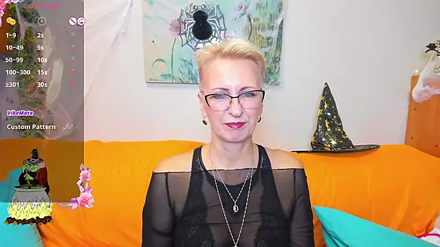 Snapshot of iamyourdream89 chatting on October 31, 2025, 9:43 am iamyourdream89 online show from October 31, 2025, 9:43 am