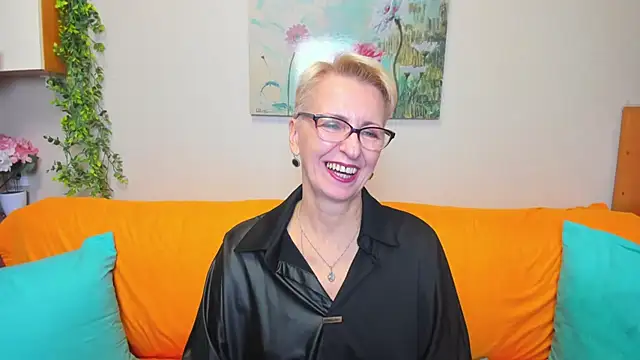 Snapshot of iamyourdream89 chatting on November 17, 2025, 2:34 pm iamyourdream89 online show from November 17, 2025, 2:34 pm