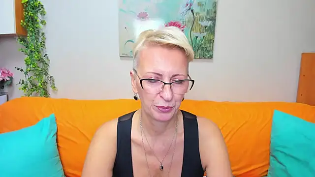 Snapshot of iamyourdream89 chatting on November 24, 2025, 4:40 pm iamyourdream89 online show from November 24, 2025, 4:40 pm