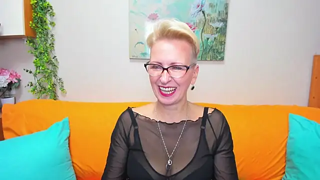 Snapshot of iamyourdream89 chatting on November 27, 2025, 12:51 pm iamyourdream89 online show from November 27, 2025, 12:51 pm