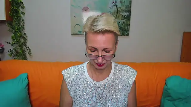 Snapshot of iamyourdream89 chatting on November 30, 2025, 10:19 am iamyourdream89 online show from November 30, 2025, 10:19 am