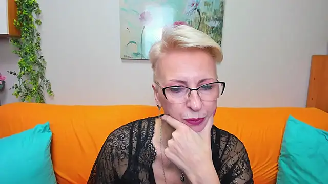 Snapshot of iamyourdream89 chatting on December 5, 2025, 1:09 pm iamyourdream89 online show from December 5, 2025, 1:09 pm