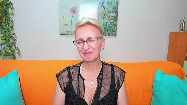 Snapshot of iamyourdream89 chatting on December 13, 2025, 7:53 pm iamyourdream89 online show from December 13, 2025, 7:53 pm