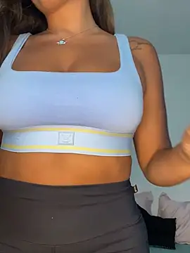 Snapshot of fenixgre chatting on October 5, 2025, 6:50 pm fenixgre online show from October 5, 2025, 6:50 pm